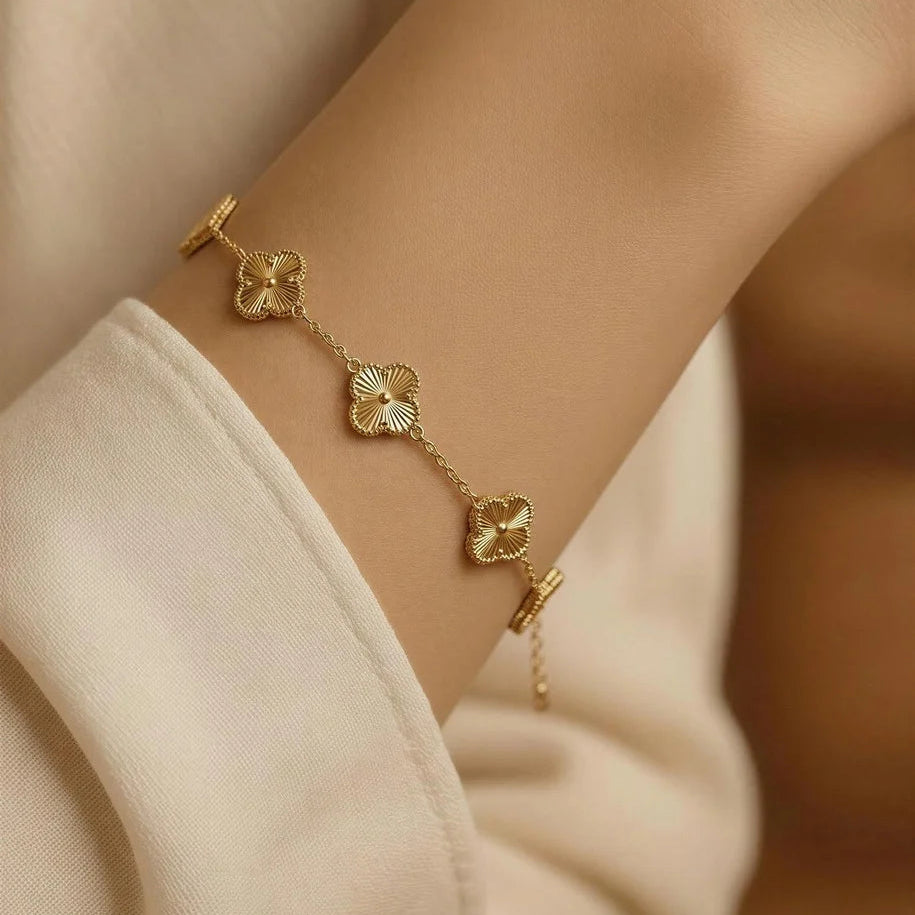 Gold sunset clover bracelet